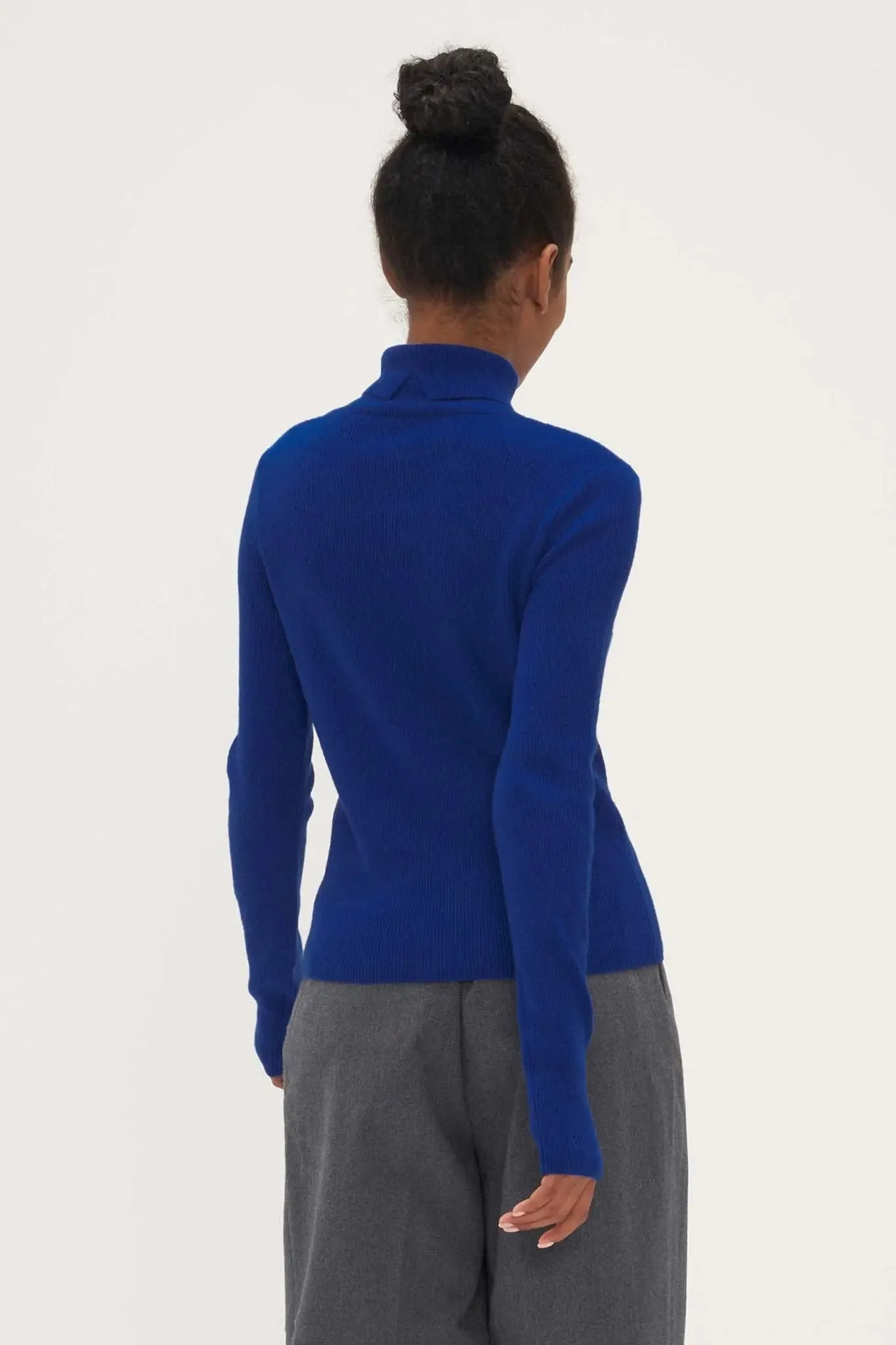 Slim Turtleneck Cashmere Sweater with Thumb Holes
