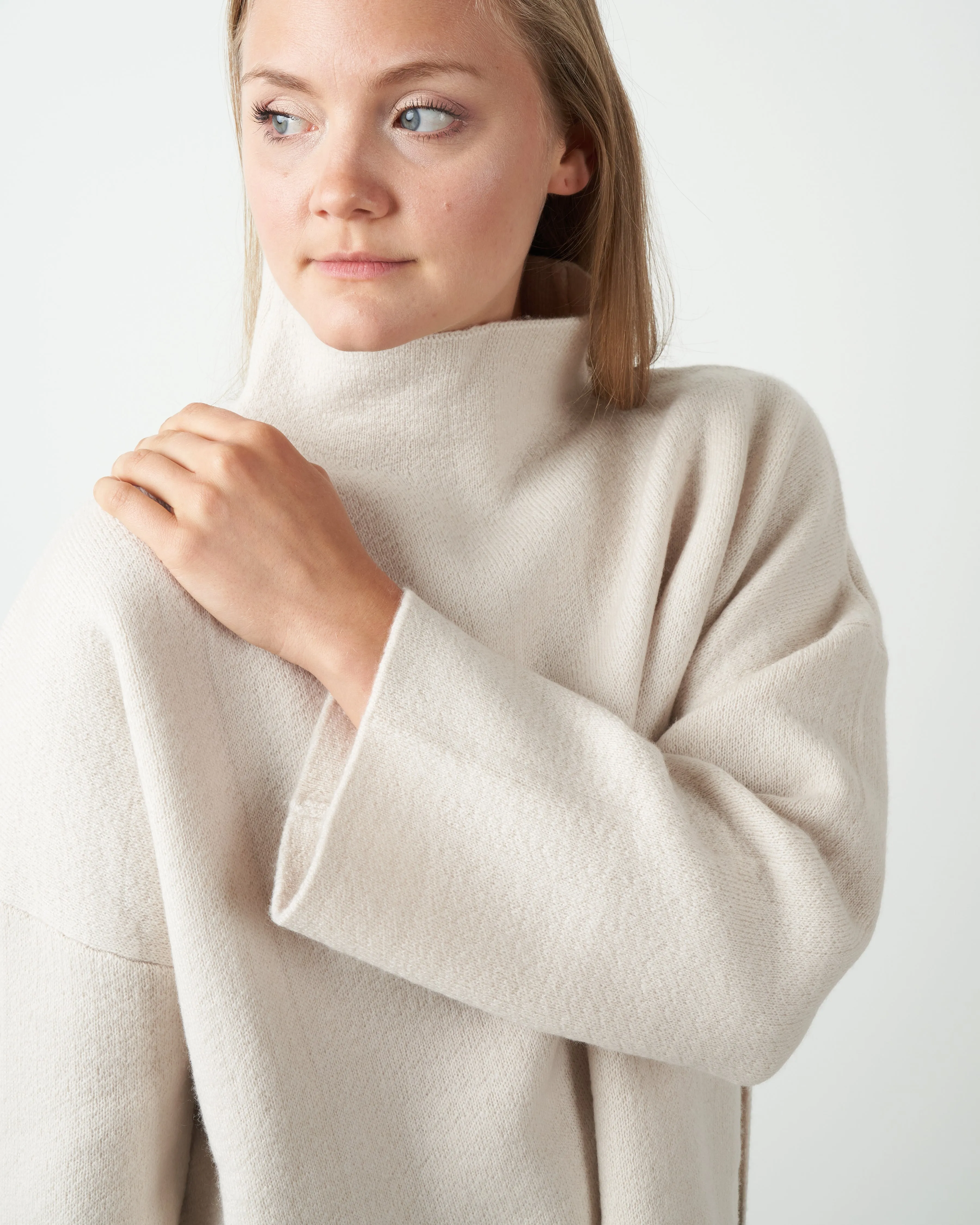 spongy step hem pullover - chalk