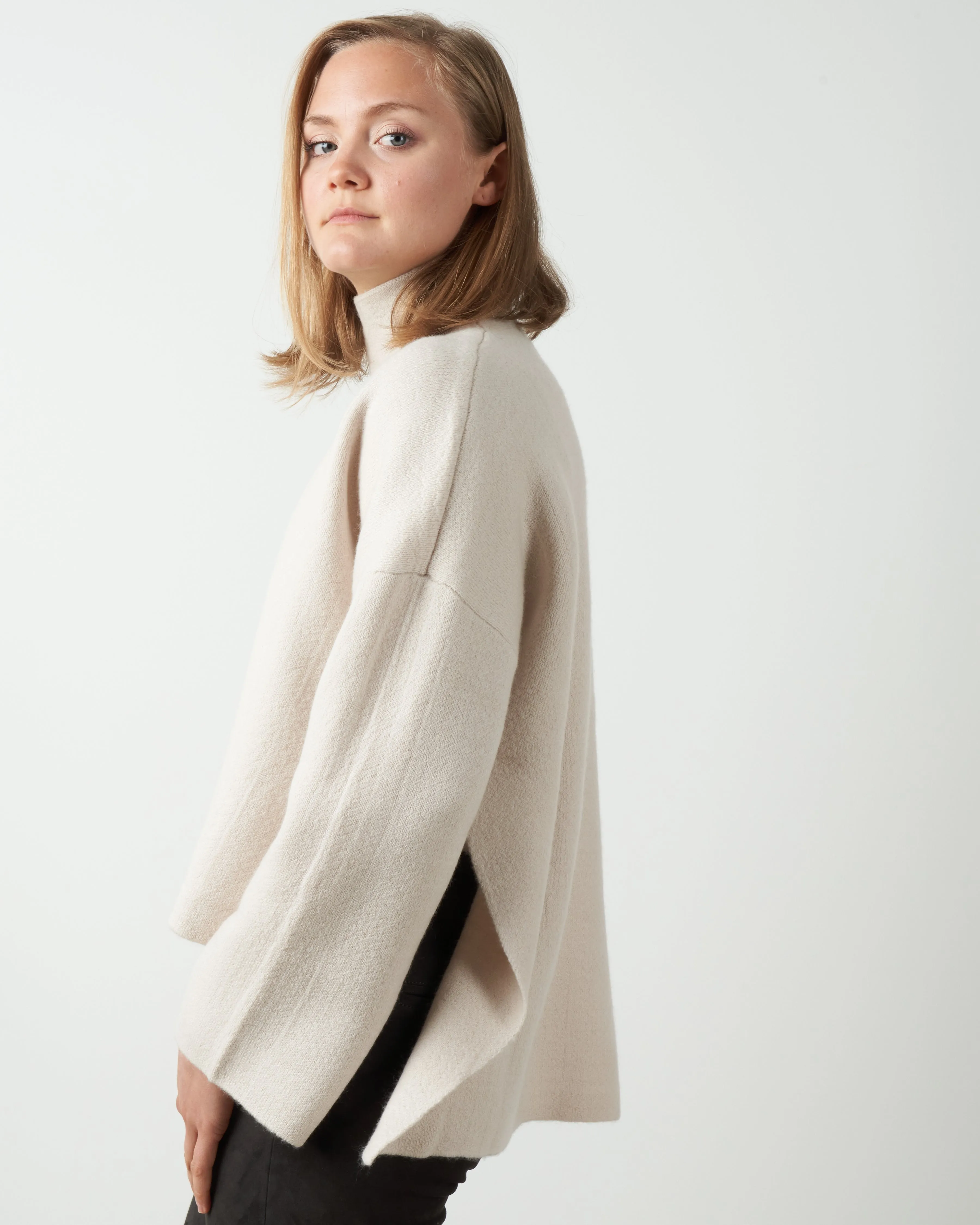 spongy step hem pullover - chalk
